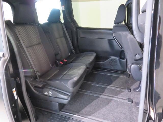 ヴォクシー ZS 煌II 衝突被害軽減システム メモリーナビ フルセグ バックカメラ ETC ドラレコ CD DVD再生 後席モニター オートクルーズコントロール LEDヘッドランプ 両側電動スライド 乗車定員7人 3列シート(12枚目)