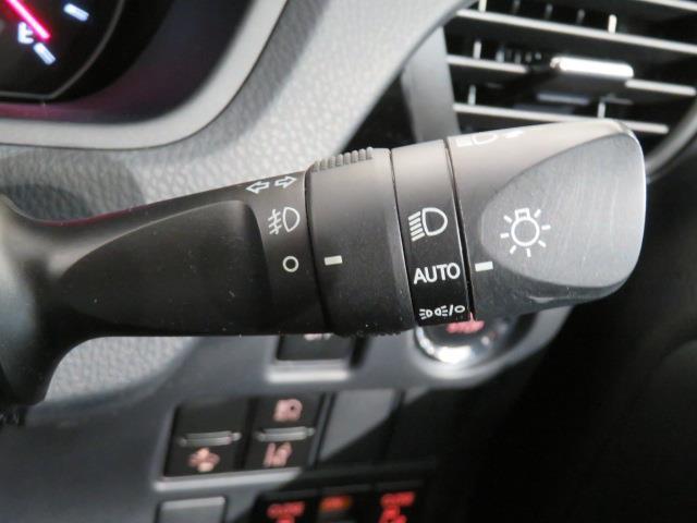 ヴォクシー ZS 煌II 衝突被害軽減システム メモリーナビ フルセグ バックカメラ ETC ドラレコ CD DVD再生 後席モニター オートクルーズコントロール LEDヘッドランプ 両側電動スライド 乗車定員7人 3列シート(25枚目)