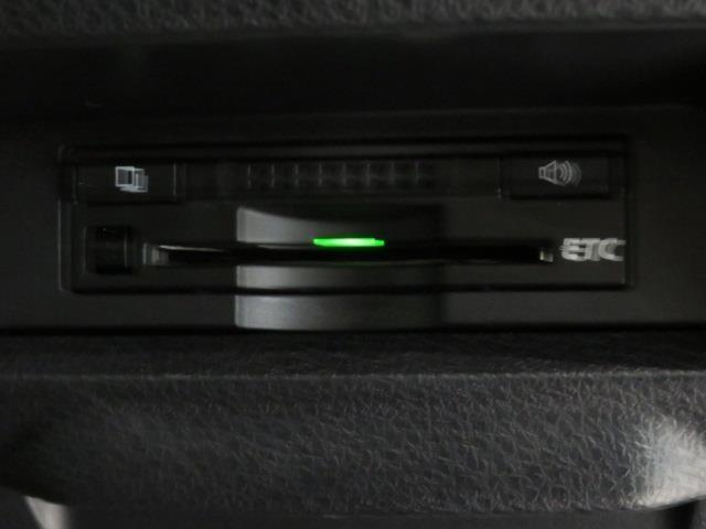 ヴォクシー ZS 煌 バックカメラ ETC ドラレコ ミュージックプレイヤー接続可 後席モニター LEDヘッドランプ 両側電動スライド 乗車定員8人 3列シート スマートキー キーレス アイドリングストップ ワンオーナー(18枚目)