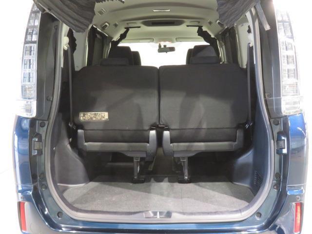 ヴォクシー ハイブリッドV バックカメラ ETC ミュージックプレイヤー接続可 オートクルーズコントロール LEDヘッドランプ 両側電動スライド 乗車定員7人 3列シート スマートキー キーレス ハイブリッド(10枚目)