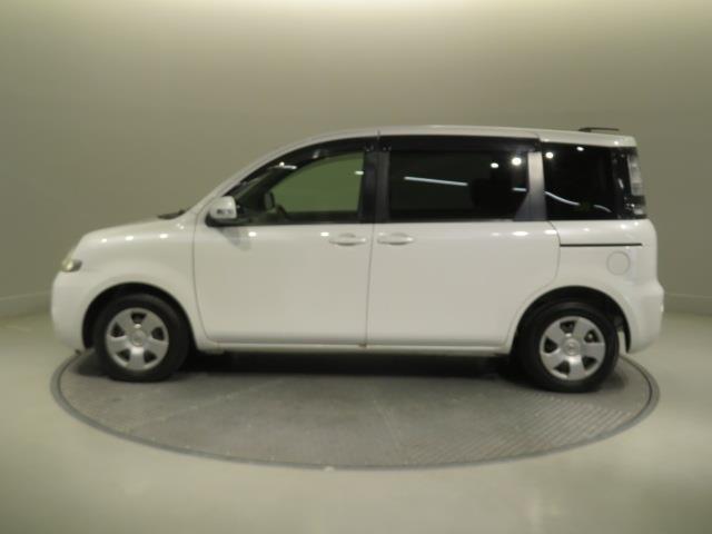 シエンタ Ｇ　ドラレコ　ＨＩＤヘッドライト　両側電動スライド　乗車定員７人　３列シート　キーレス　ワンオーナー（3枚目）