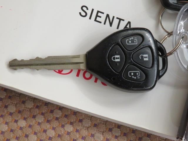 シエンタ Ｇ　ドラレコ　ＨＩＤヘッドライト　両側電動スライド　乗車定員７人　３列シート　キーレス　ワンオーナー（29枚目）