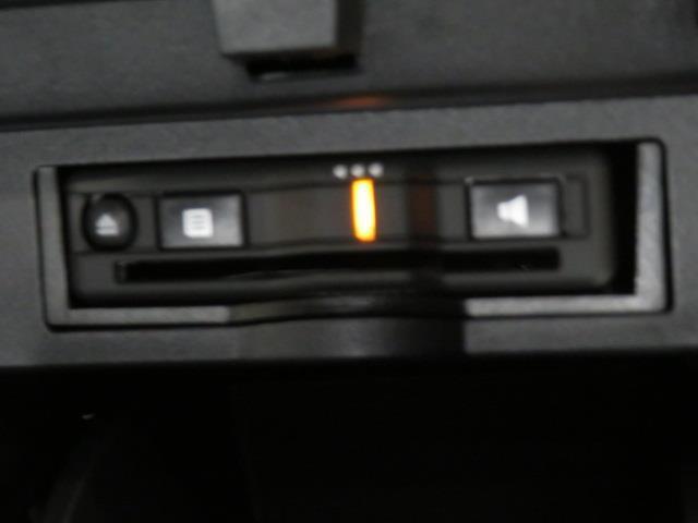 ヴェルファイア 2.5 ゴールデンアイズII 衝突被害軽減システム バックカメラ ETC ドラレコ ミュージックプレイヤー接続可 サンルーフ オートクルーズコントロール LEDヘッドランプ 両側電動スライド 乗車定員7人 3列シート スマートキー(18枚目)