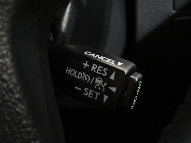 ヴェルファイア 2.5 ゴールデンアイズII 衝突被害軽減システム バックカメラ ETC ドラレコ ミュージックプレイヤー接続可 サンルーフ オートクルーズコントロール LEDヘッドランプ 両側電動スライド 乗車定員7人 3列シート スマートキー(26枚目)