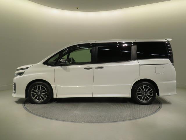 ヴォクシー ＺＳ　煌　ＥＴＣ　ＬＥＤヘッドランプ　両側電動スライド　乗車定員７人　３列シート　スマートキー　キーレス　ワンオーナー（3枚目）