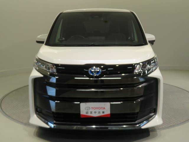 ノア ハイブリッドＳ－Ｇ　衝突被害軽減システム　バックカメラ　ＥＴＣ　ミュージックプレイヤー接続可　後席モニター　オートクルーズコントロール　ＬＥＤヘッドランプ　両側電動スライド　乗車定員８人　３列シート　スマートキー（2枚目）