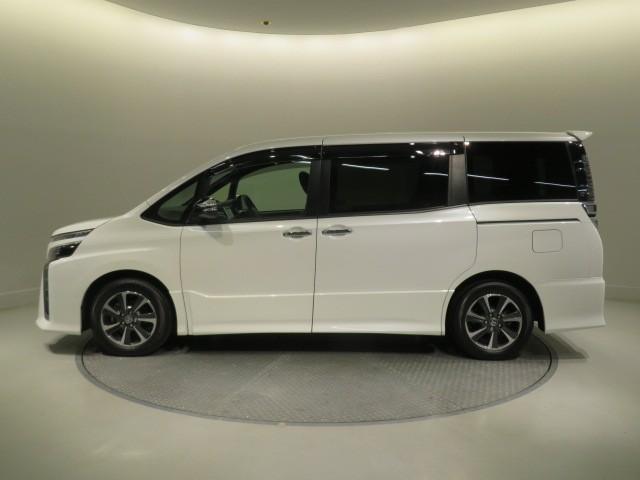 ヴォクシー ＺＳ　煌ＩＩＩ　衝突被害軽減システム　ＥＴＣ　ドラレコ　オートクルーズコントロール　ＬＥＤヘッドランプ　乗車定員７人　３列シート　スマートキー　キーレス　アイドリングストップ　ワンオーナー（3枚目）