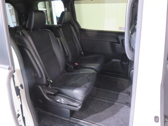 ヴォクシー ＺＳ　煌ＩＩＩ　衝突被害軽減システム　ＥＴＣ　ドラレコ　オートクルーズコントロール　ＬＥＤヘッドランプ　乗車定員７人　３列シート　スマートキー　キーレス　アイドリングストップ　ワンオーナー（12枚目）