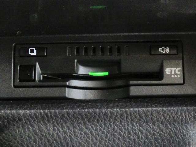 ヴォクシー ＺＳ　煌ＩＩＩ　衝突被害軽減システム　ＥＴＣ　ドラレコ　オートクルーズコントロール　ＬＥＤヘッドランプ　乗車定員７人　３列シート　スマートキー　キーレス　アイドリングストップ　ワンオーナー（19枚目）