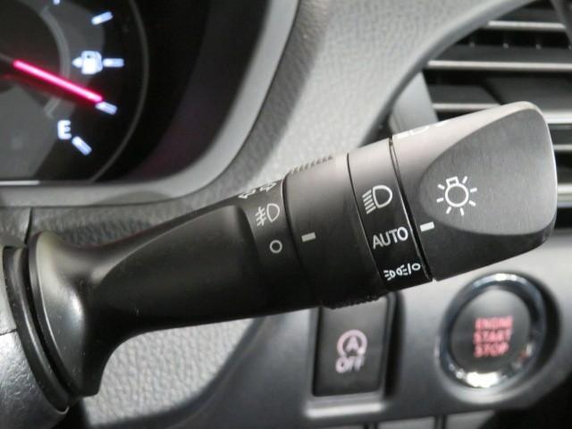 ヴォクシー ＺＳ　煌ＩＩＩ　衝突被害軽減システム　ＥＴＣ　ドラレコ　オートクルーズコントロール　ＬＥＤヘッドランプ　乗車定員７人　３列シート　スマートキー　キーレス　アイドリングストップ　ワンオーナー（25枚目）