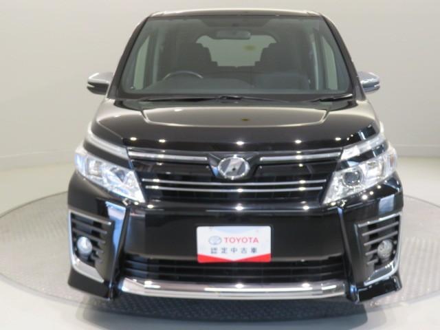 ヴォクシー ＺＳ　煌　バックカメラ　ＥＴＣ　ミュージックプレイヤー接続可　ＬＥＤヘッドランプ　両側電動スライド　乗車定員７人　３列シート　スマートキー　キーレス　アイドリングストップ　ワンオーナー（2枚目）