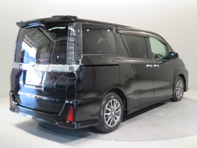 ヴォクシー ＺＳ　煌　バックカメラ　ＥＴＣ　ミュージックプレイヤー接続可　ＬＥＤヘッドランプ　両側電動スライド　乗車定員７人　３列シート　スマートキー　キーレス　アイドリングストップ　ワンオーナー（6枚目）