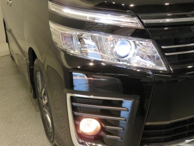 ヴォクシー ＺＳ　煌　バックカメラ　ＥＴＣ　ミュージックプレイヤー接続可　ＬＥＤヘッドランプ　両側電動スライド　乗車定員７人　３列シート　スマートキー　キーレス　アイドリングストップ　ワンオーナー（8枚目）