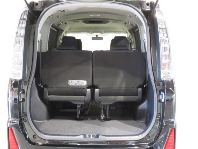 ヴォクシー ＺＳ　煌　バックカメラ　ＥＴＣ　ミュージックプレイヤー接続可　ＬＥＤヘッドランプ　両側電動スライド　乗車定員７人　３列シート　スマートキー　キーレス　アイドリングストップ　ワンオーナー（10枚目）