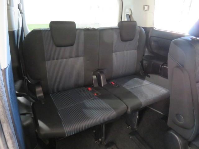 ヴォクシー ＺＳ　煌　バックカメラ　ＥＴＣ　ミュージックプレイヤー接続可　ＬＥＤヘッドランプ　両側電動スライド　乗車定員７人　３列シート　スマートキー　キーレス　アイドリングストップ　ワンオーナー（13枚目）