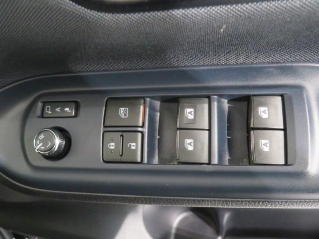 ヴォクシー ＺＳ　煌　バックカメラ　ＥＴＣ　ミュージックプレイヤー接続可　ＬＥＤヘッドランプ　両側電動スライド　乗車定員７人　３列シート　スマートキー　キーレス　アイドリングストップ　ワンオーナー（14枚目）