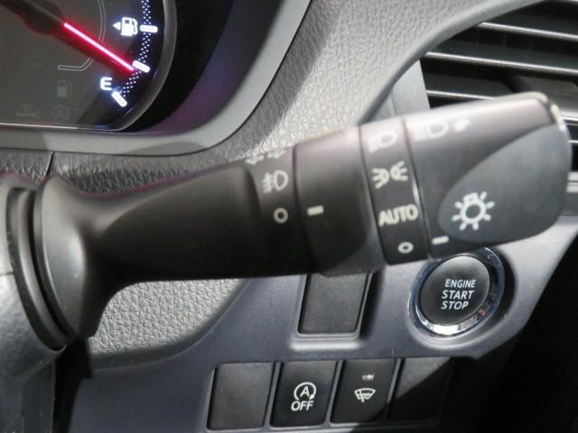 ヴォクシー ＺＳ　煌　バックカメラ　ＥＴＣ　ミュージックプレイヤー接続可　ＬＥＤヘッドランプ　両側電動スライド　乗車定員７人　３列シート　スマートキー　キーレス　アイドリングストップ　ワンオーナー（24枚目）