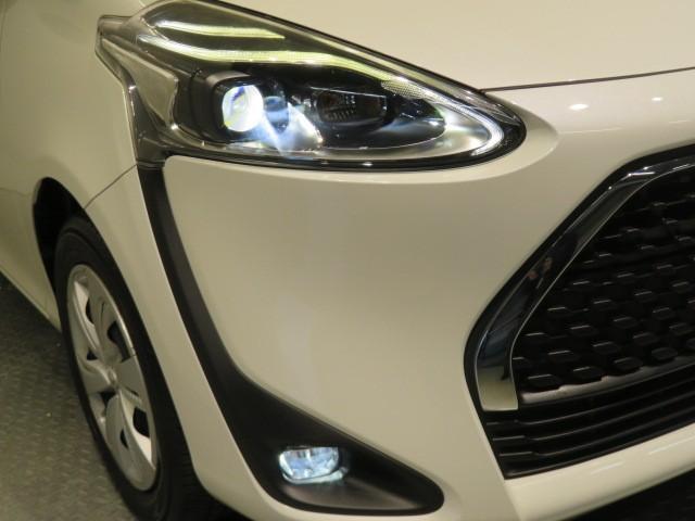 シエンタ Ｇ　衝突被害軽減システム　メモリーナビ　フルセグ　バックカメラ　ＥＴＣ　ＣＤ　ミュージックプレイヤー接続可　ＤＶＤ再生　後席モニター　ＬＥＤヘッドランプ　両側電動スライド　乗車定員７人　３列シート（8枚目）