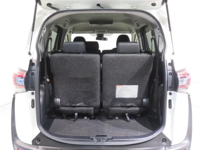 シエンタ Ｇ　衝突被害軽減システム　メモリーナビ　フルセグ　バックカメラ　ＥＴＣ　ＣＤ　ミュージックプレイヤー接続可　ＤＶＤ再生　後席モニター　ＬＥＤヘッドランプ　両側電動スライド　乗車定員７人　３列シート（10枚目）