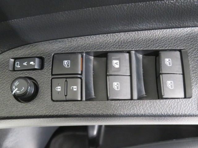 シエンタ Ｇ　衝突被害軽減システム　メモリーナビ　フルセグ　バックカメラ　ＥＴＣ　ＣＤ　ミュージックプレイヤー接続可　ＤＶＤ再生　後席モニター　ＬＥＤヘッドランプ　両側電動スライド　乗車定員７人　３列シート（14枚目）