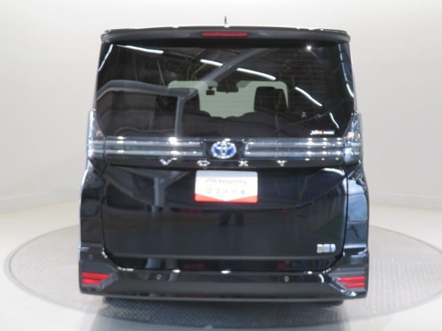 ヴォクシー ハイブリッドＳ－Ｚ　衝突被害軽減システム　ＥＴＣ　ドラレコ　オートクルーズコントロール　ＬＥＤヘッドランプ　両側電動スライド　乗車定員７人　３列シート　スマートキー　キーレス　ハイブリッド　ワンオーナー（5枚目）