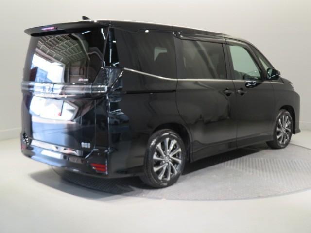 ヴォクシー ハイブリッドＳ－Ｚ　衝突被害軽減システム　ＥＴＣ　ドラレコ　オートクルーズコントロール　ＬＥＤヘッドランプ　両側電動スライド　乗車定員７人　３列シート　スマートキー　キーレス　ハイブリッド　ワンオーナー（6枚目）