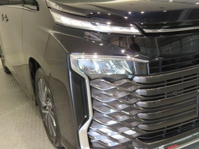 ヴォクシー ハイブリッドＳ－Ｚ　衝突被害軽減システム　ＥＴＣ　ドラレコ　オートクルーズコントロール　ＬＥＤヘッドランプ　両側電動スライド　乗車定員７人　３列シート　スマートキー　キーレス　ハイブリッド　ワンオーナー（8枚目）