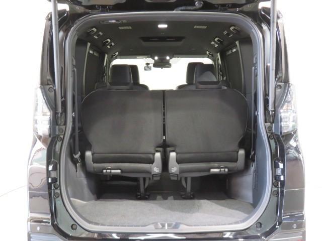 ヴォクシー ハイブリッドＳ－Ｚ　衝突被害軽減システム　ＥＴＣ　ドラレコ　オートクルーズコントロール　ＬＥＤヘッドランプ　両側電動スライド　乗車定員７人　３列シート　スマートキー　キーレス　ハイブリッド　ワンオーナー（10枚目）