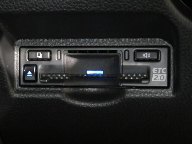 ヴォクシー ハイブリッドＳ－Ｚ　衝突被害軽減システム　ＥＴＣ　ドラレコ　オートクルーズコントロール　ＬＥＤヘッドランプ　両側電動スライド　乗車定員７人　３列シート　スマートキー　キーレス　ハイブリッド　ワンオーナー（17枚目）