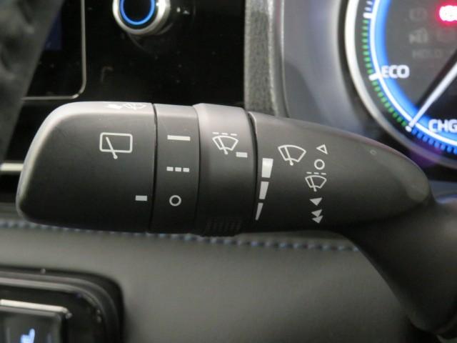 ヴォクシー ハイブリッドＳ－Ｚ　衝突被害軽減システム　ＥＴＣ　ドラレコ　オートクルーズコントロール　ＬＥＤヘッドランプ　両側電動スライド　乗車定員７人　３列シート　スマートキー　キーレス　ハイブリッド　ワンオーナー（23枚目）