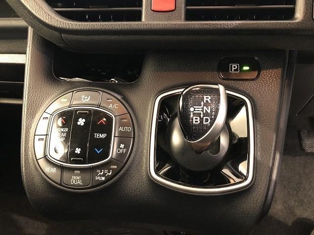 ヴォクシー ハイブリッドＶ　バックカメラ　ＥＴＣ　後席モニター　オートクルーズコントロール　ＬＥＤヘッドランプ　両側電動スライド　乗車定員７人　３列シート　スマートキー　キーレス　ハイブリッド　ワンオーナー（33枚目）