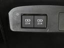 スマートフォン等が充電できるUSB端子が付いてます。