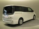 ご納車前にはエンジンオイル・オイルエレメント等を交換して、トヨタディーラーのエンジニアがしっかりと整備をさせていただきます。交換部品などについては、スタッフへお尋ねください。