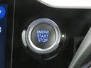 エンジンスタートスイッチです。キーが車内にあれば、エンジンの始動や停止はスイッチを押すだけ!キーを取り出す手間を省き、ワンプッシュで操作できるので簡単でスムーズです。