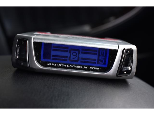 クラウンマジェスタ Cタイプ Fパッケージ 黒革シート サンルーフ 純正HDDナビ フルエアロ エアサスコントローラー 新品20インチ 新品タイヤ LEDフォグ カラーキャリパー DVD再生可能 全席シートヒーター ETC バックカメラ(14枚目)