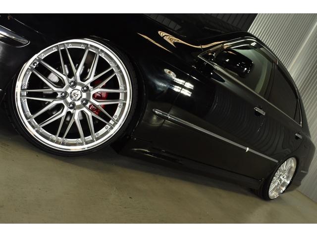 クラウンマジェスタ Cタイプ Fパッケージ 黒革シート サンルーフ 純正HDDナビ フルエアロ エアサスコントローラー 新品20インチ 新品タイヤ LEDフォグ カラーキャリパー DVD再生可能 全席シートヒーター ETC バックカメラ(32枚目)