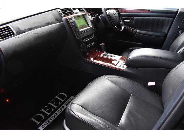 クラウンマジェスタ Cタイプ Fパッケージ 黒革シート サンルーフ 純正HDDナビ フルエアロ エアサスコントローラー 新品20インチ 新品タイヤ LEDフォグ カラーキャリパー DVD再生可能 全席シートヒーター ETC バックカメラ(42枚目)