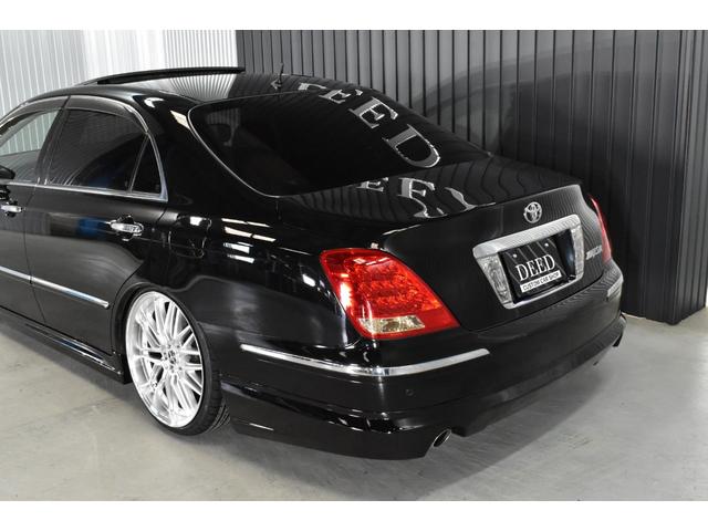 クラウンマジェスタ Cタイプ Fパッケージ 黒革シート サンルーフ 純正HDDナビ フルエアロ エアサスコントローラー 新品20インチ 新品タイヤ LEDフォグ カラーキャリパー DVD再生可能 全席シートヒーター ETC バックカメラ(54枚目)