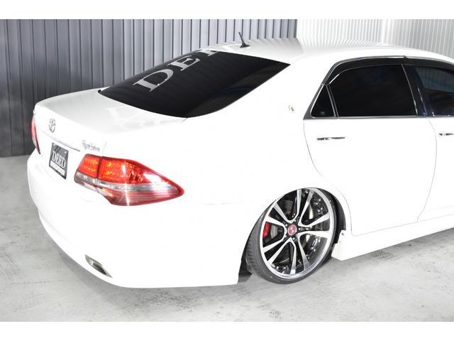 クラウン ロイヤルサルーン フルエアロ TEINフルタップ式車高調 マーベリック20インチ 新品タイヤ スモーク施工済み LEDフォグ 純正マルチ DVD再生可能 地デジ ミュージックサーバー バックカメラ コンビハンドル(46枚目)