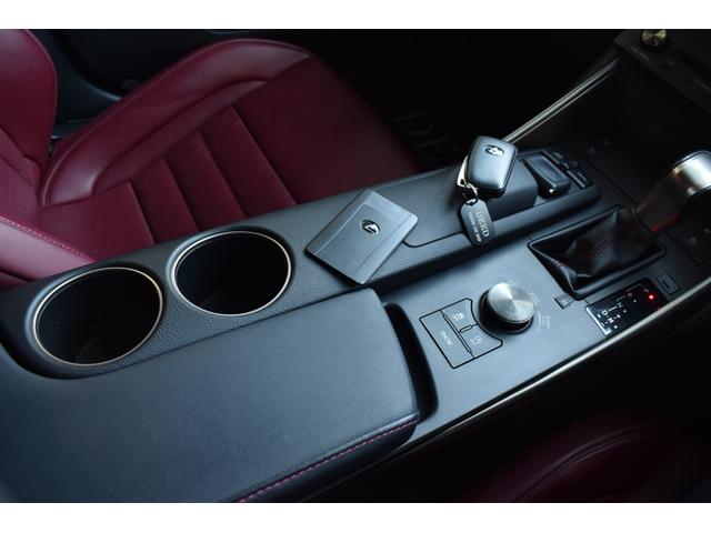 IS IS200t Fスポーツ 2000ccターボ 1オーナー車 禁煙車 赤革エアーシート サンルーフ 純正マルチ 新品フルタップ式車高調 エンケイ19インチ トランクスポイラー エアロ DVD再生 地デジ Bluetooth接続(17枚目)