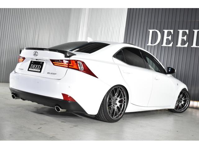 IS IS200t Fスポーツ 2000ccターボ 1オーナー車 禁煙車 赤革エアーシート サンルーフ 純正マルチ 新品フルタップ式車高調 エンケイ19インチ トランクスポイラー エアロ DVD再生 地デジ Bluetooth接続(45枚目)