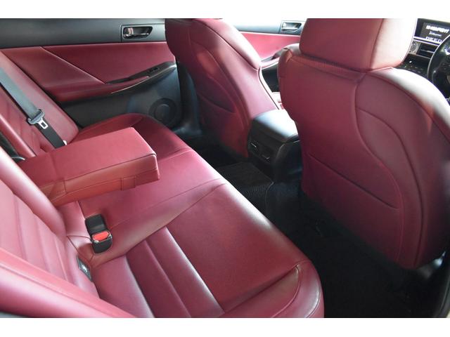 IS IS200t Fスポーツ 2000ccターボ 1オーナー車 禁煙車 赤革エアーシート サンルーフ 純正マルチ 新品フルタップ式車高調 エンケイ19インチ トランクスポイラー エアロ DVD再生 地デジ Bluetooth接続(50枚目)