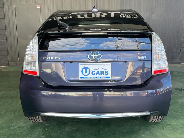 プリウス Ｓ　ＬＥＤエディション　スマートキー　プッシュスタート　ＥＴＣ　ＳＤナビ　フルセグ　バックカメラ　サイド・カーテンエアバッグ（8枚目）