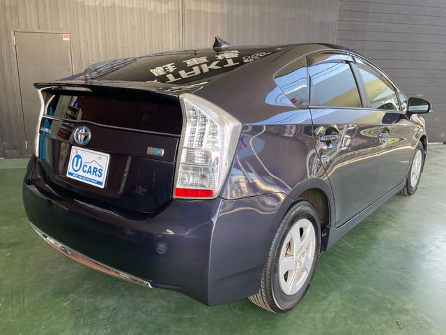 プリウス Ｓ　ＬＥＤエディション　スマートキー　プッシュスタート　ＥＴＣ　ＳＤナビ　フルセグ　バックカメラ　サイド・カーテンエアバッグ（9枚目）