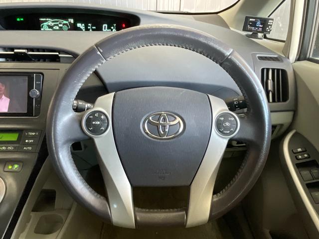 プリウス Ｓ　ＬＥＤエディション　スマートキー　プッシュスタート　ＥＴＣ　ＳＤナビ　フルセグ　バックカメラ　サイド・カーテンエアバッグ（12枚目）