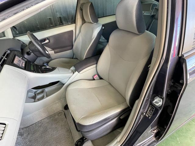 プリウス Ｓ　ＬＥＤエディション　スマートキー　プッシュスタート　ＥＴＣ　ＳＤナビ　フルセグ　バックカメラ　サイド・カーテンエアバッグ（21枚目）