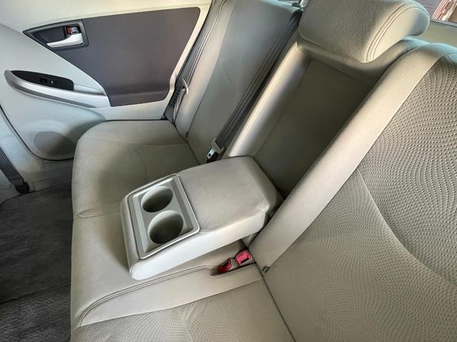 プリウス Ｓ　ＬＥＤエディション　スマートキー　プッシュスタート　ＥＴＣ　ＳＤナビ　フルセグ　バックカメラ　サイド・カーテンエアバッグ（23枚目）