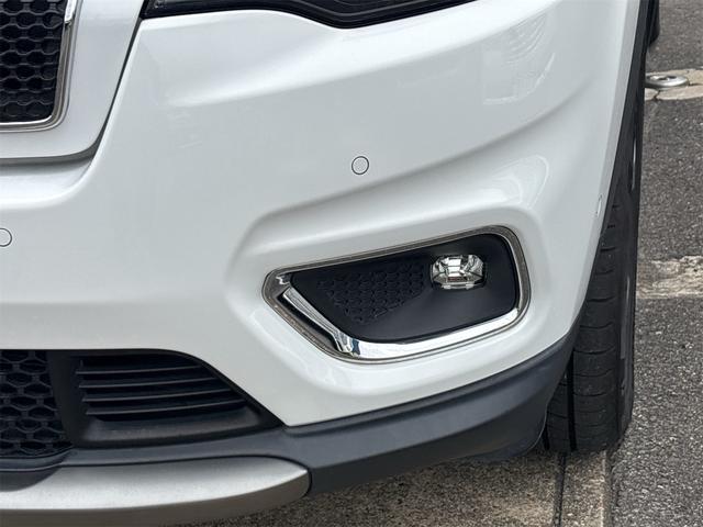 ジープ・チェロキー リミテッド　ワンオーナー　ディーラー車　Ａｐｐｌｅ　ＣａｒＰｌａｙ　黒本革シート　ベンチレーション　Ｂｌｕｅｔｏｏｔｈ　純正ナビ　バックカメラ　ＬＥＤヘッドライト　禁煙車　クルーズコントロール　パワーゲート（9枚目）
