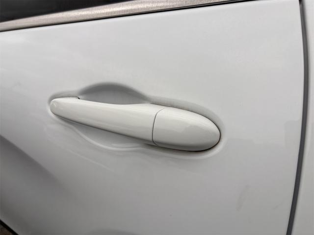 ジープ・チェロキー リミテッド　ワンオーナー　ディーラー車　Ａｐｐｌｅ　ＣａｒＰｌａｙ　黒本革シート　ベンチレーション　Ｂｌｕｅｔｏｏｔｈ　純正ナビ　バックカメラ　ＬＥＤヘッドライト　禁煙車　クルーズコントロール　パワーゲート（28枚目）