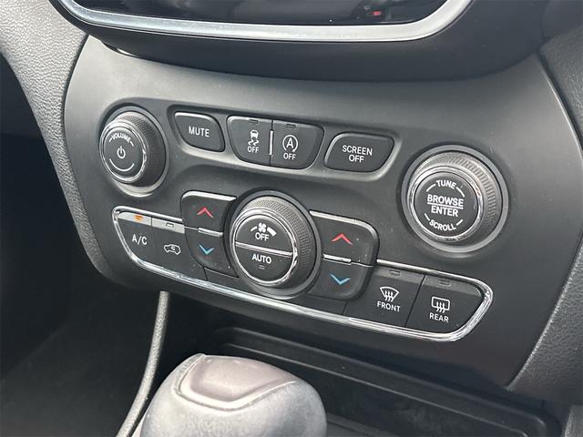 ジープ・チェロキー リミテッド　ワンオーナー　ディーラー車　Ａｐｐｌｅ　ＣａｒＰｌａｙ　黒本革シート　ベンチレーション　Ｂｌｕｅｔｏｏｔｈ　純正ナビ　バックカメラ　ＬＥＤヘッドライト　禁煙車　クルーズコントロール　パワーゲート（45枚目）